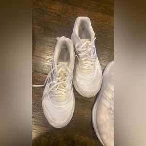 Women Adidas White tennis shoes 9 1/2